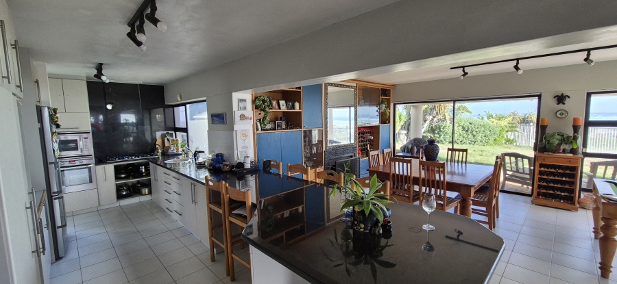 4 Bedroom Property for Sale in Van Riebeeckstrand Western Cape